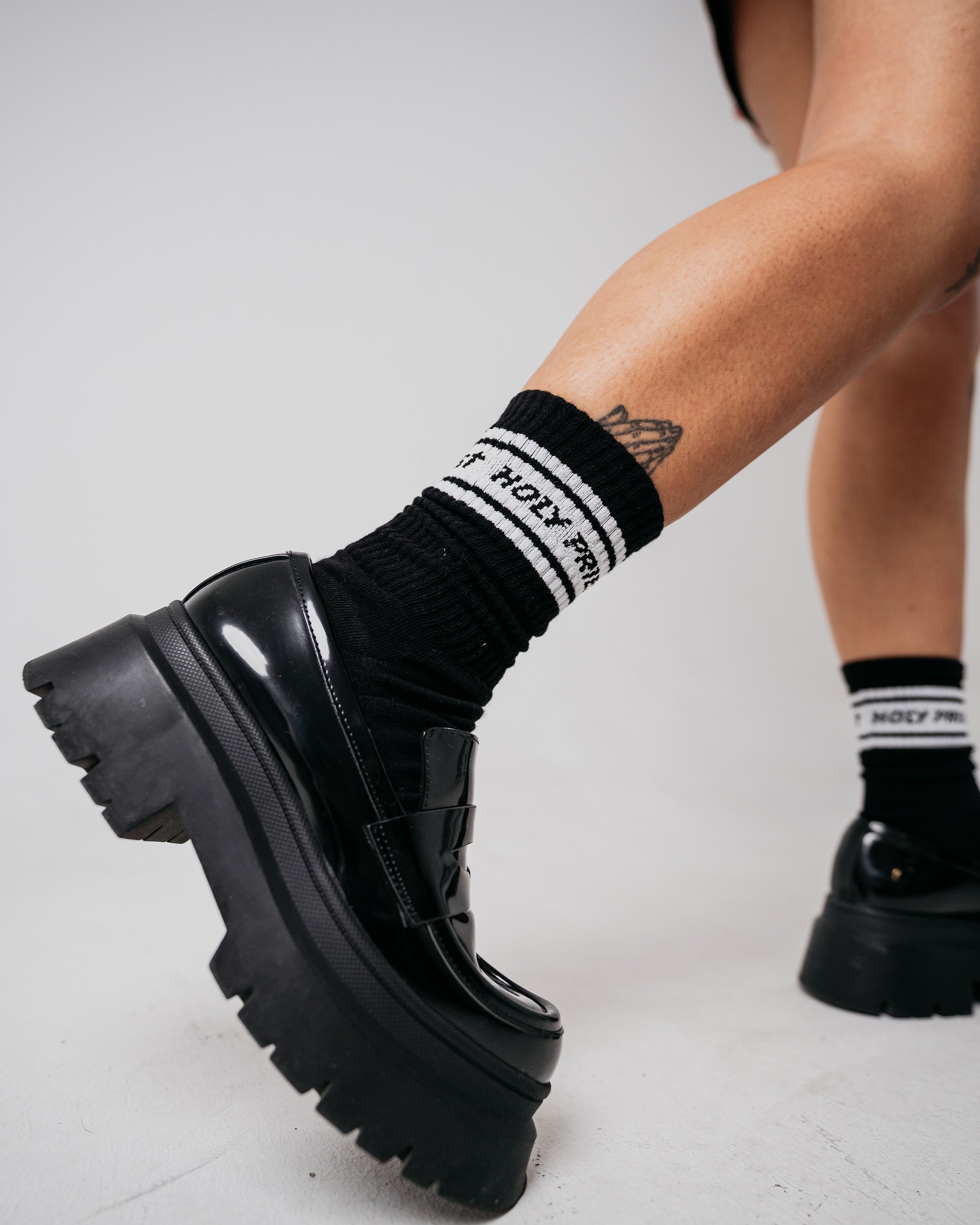 HOLY PRIEST - Signature Socks Black