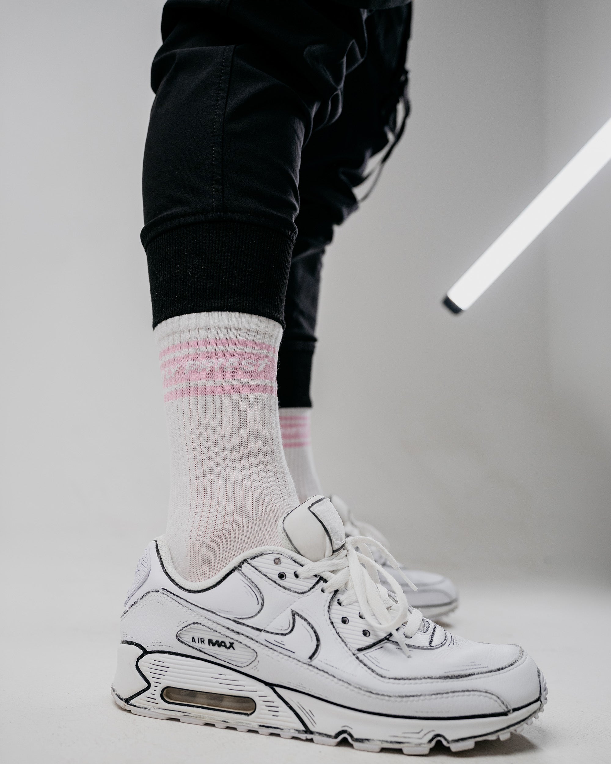 HOLY PRIEST - Signature Socks White