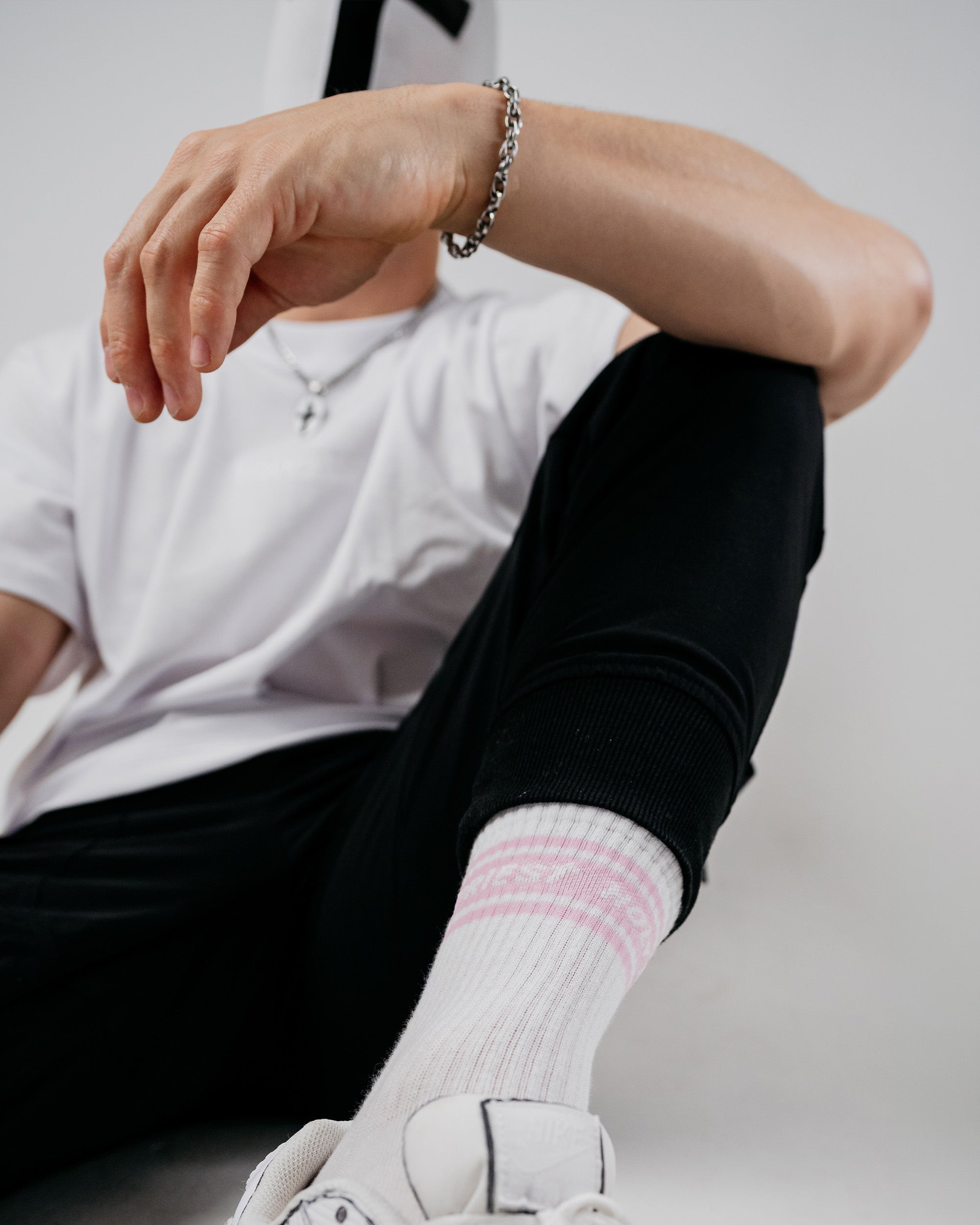 HOLY PRIEST - Signature Socks White