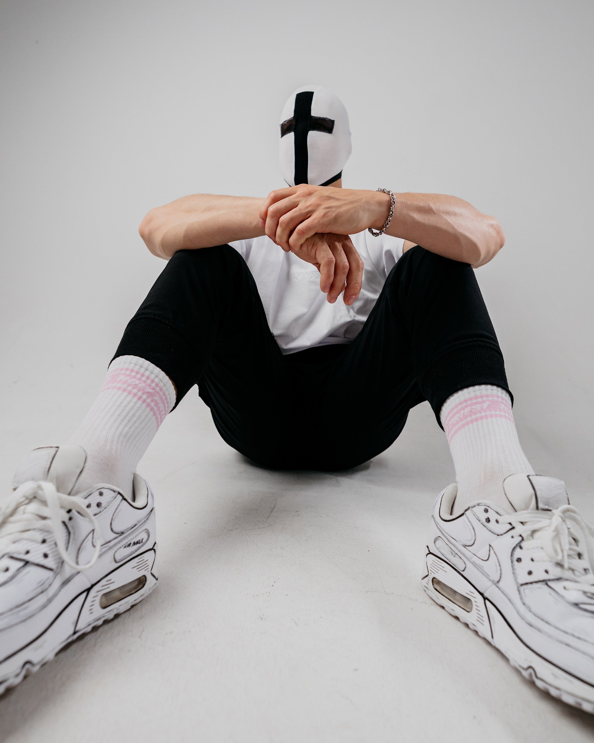 HOLY PRIEST - Signature Socks White